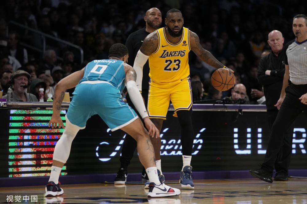 身体对抗以 身体对抗以