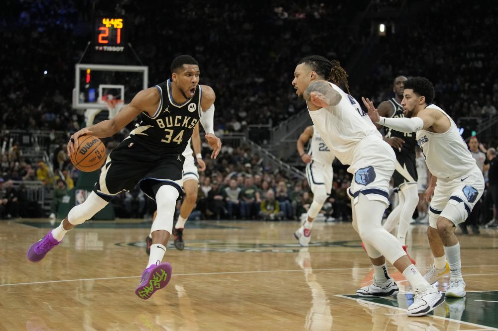 更以厚重的 更以厚重的